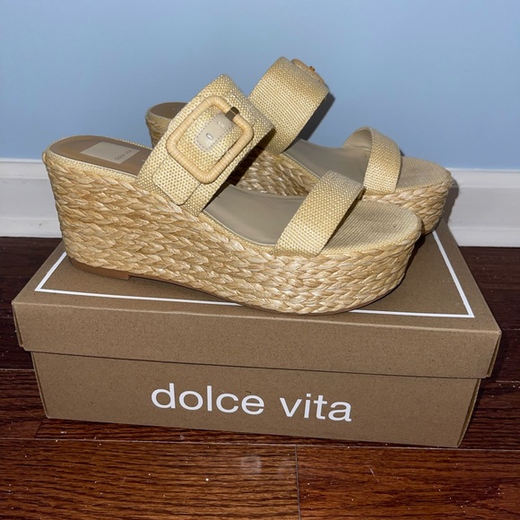 Dolce Vita Shoes - Dolce Vita Thorin Wedges Size 9 in Natural Raffia